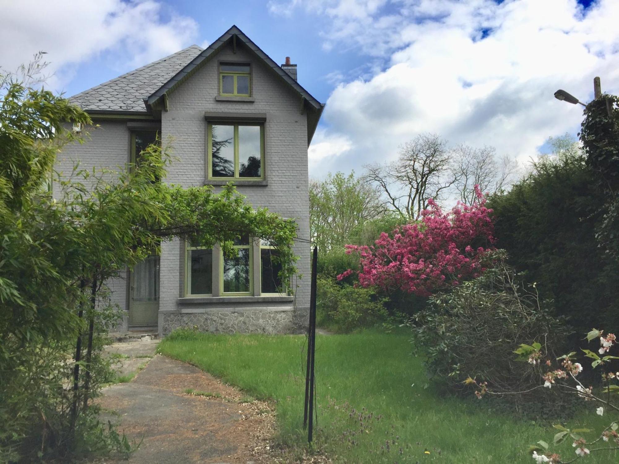 Charmante Villa Des Annees 30 Braine l'Alleud Bagian luar foto