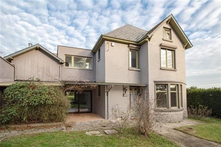 Charmante Villa Des Annees 30 Braine l'Alleud Bagian luar foto